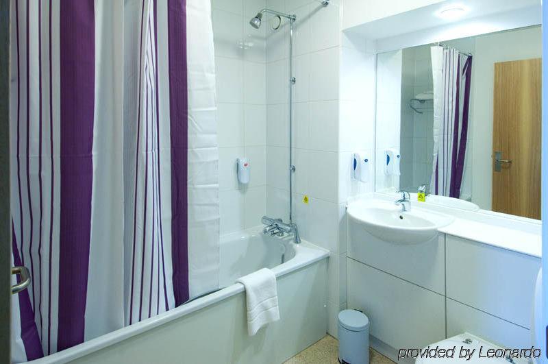 קרואולי Premier Inn London Gatwick Airport - Manor Royal מראה חיצוני תמונה