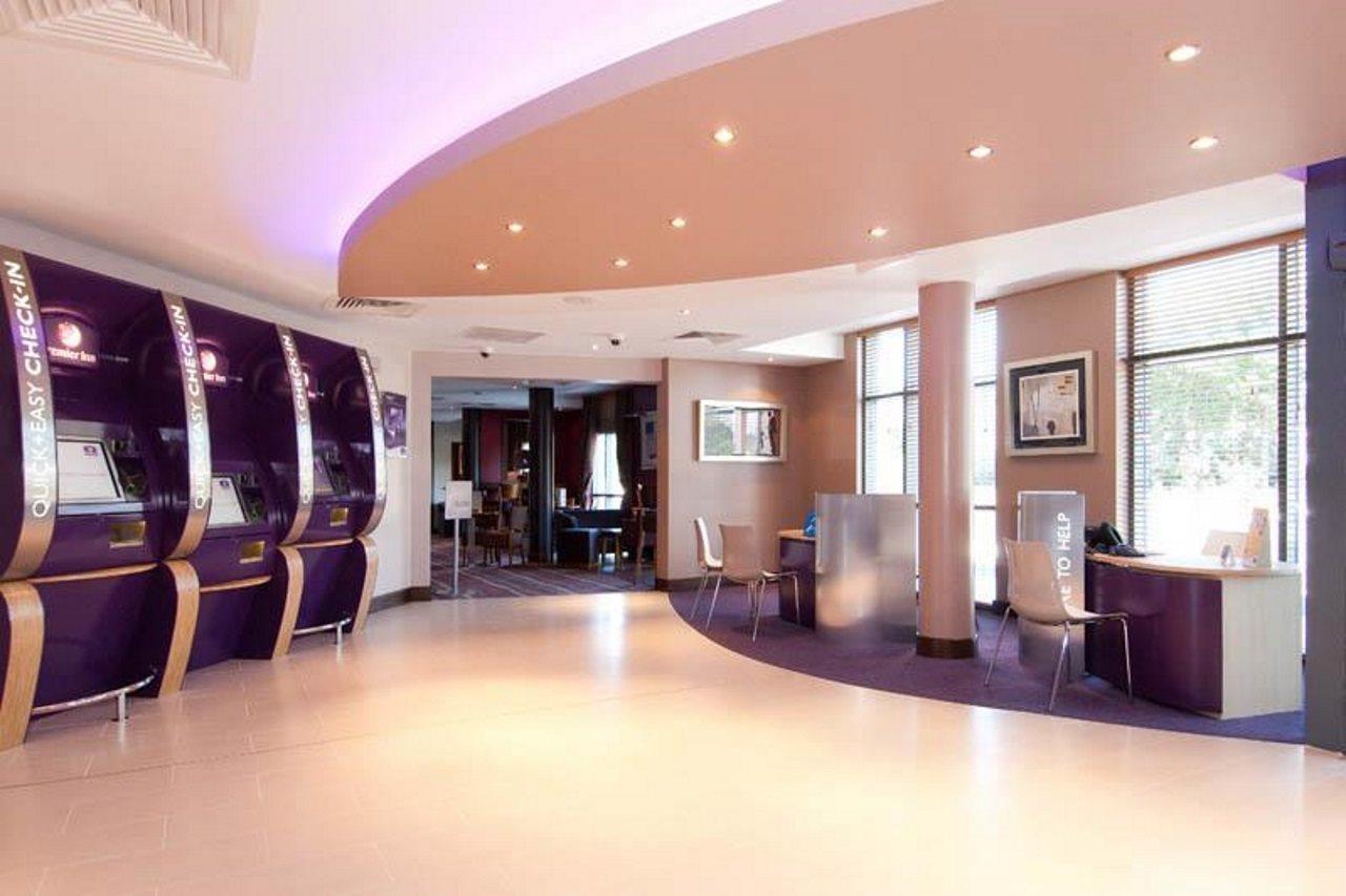 קרואולי Premier Inn London Gatwick Airport - Manor Royal מראה חיצוני תמונה