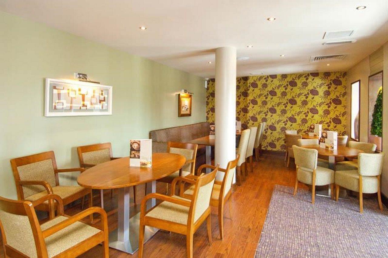 קרואולי Premier Inn London Gatwick Airport - Manor Royal מראה חיצוני תמונה