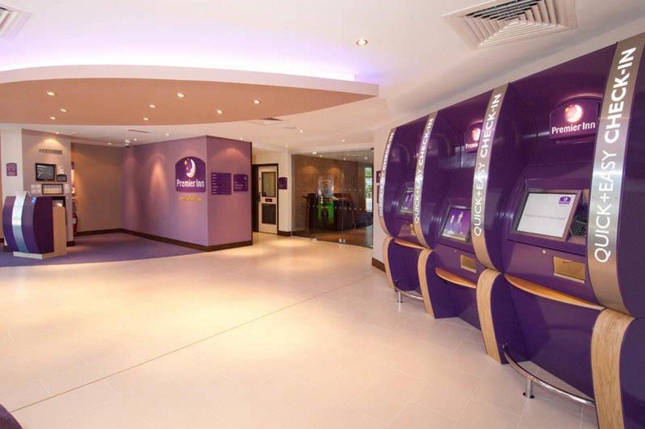 קרואולי Premier Inn London Gatwick Airport - Manor Royal מראה חיצוני תמונה