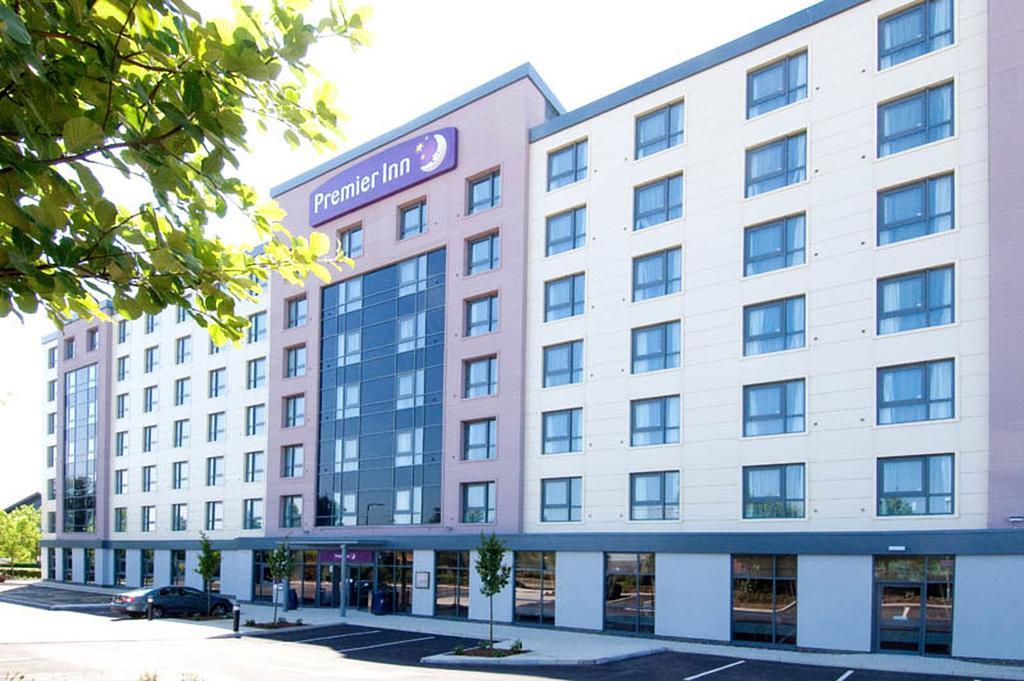 קרואולי Premier Inn London Gatwick Airport - Manor Royal מראה חיצוני תמונה