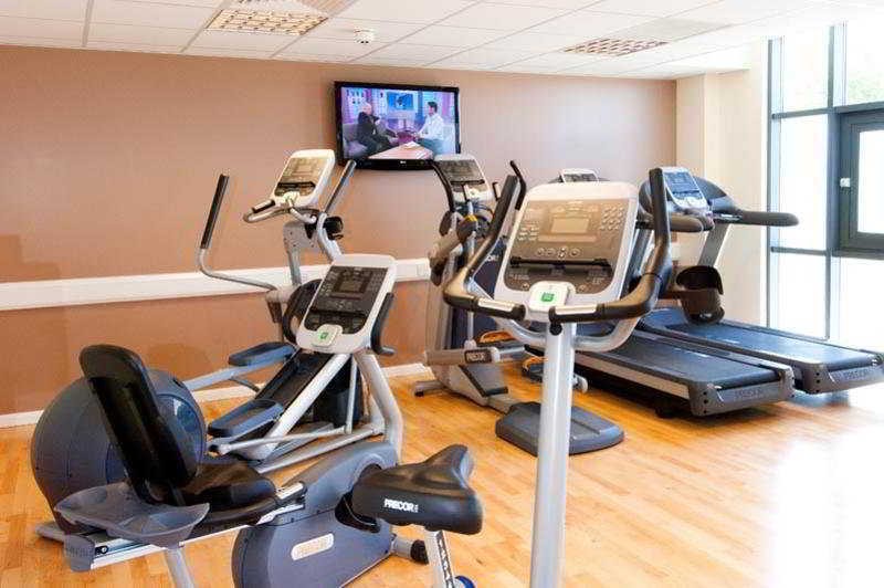 קרואולי Premier Inn London Gatwick Airport - Manor Royal מראה חיצוני תמונה